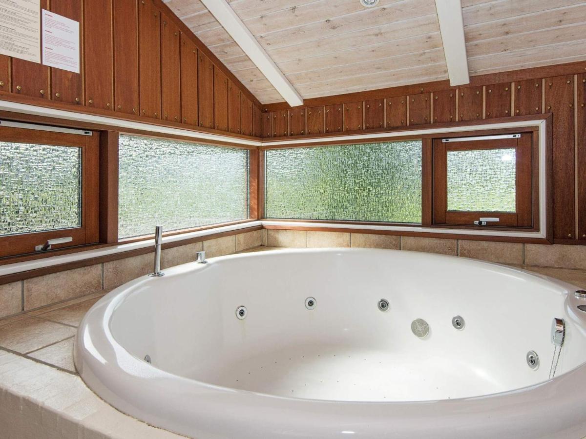 7 Person Holiday Home In Sj Lund Sjolund Eksteriør billede
